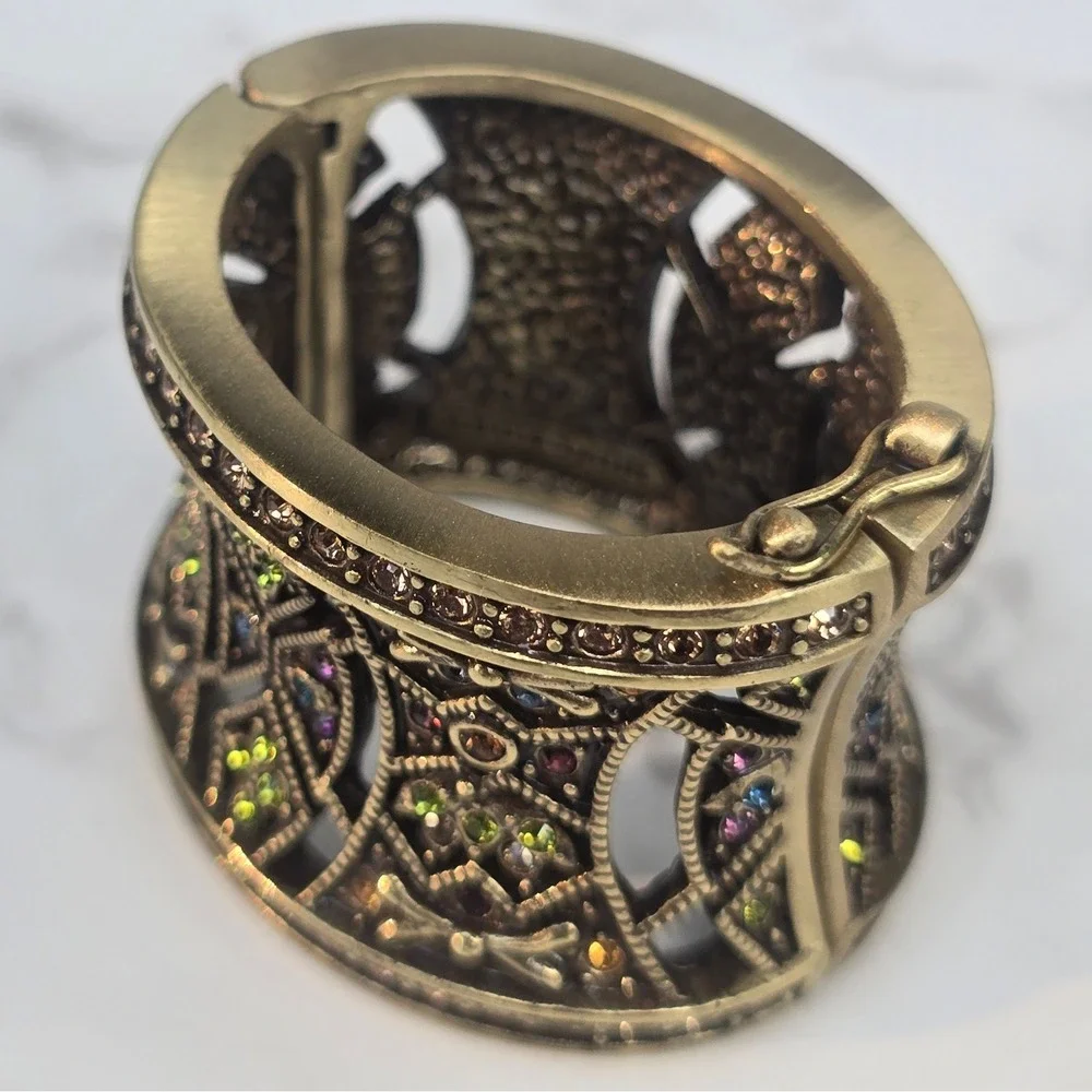Rare Heidi Daus Signed Crystal Scarf Ring Buckle Hinged Art Deco Gold Tone